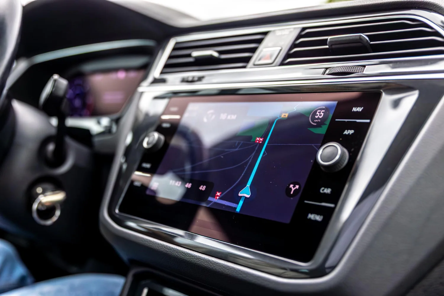 In-car experience — Android Auto and Apple CarPlay