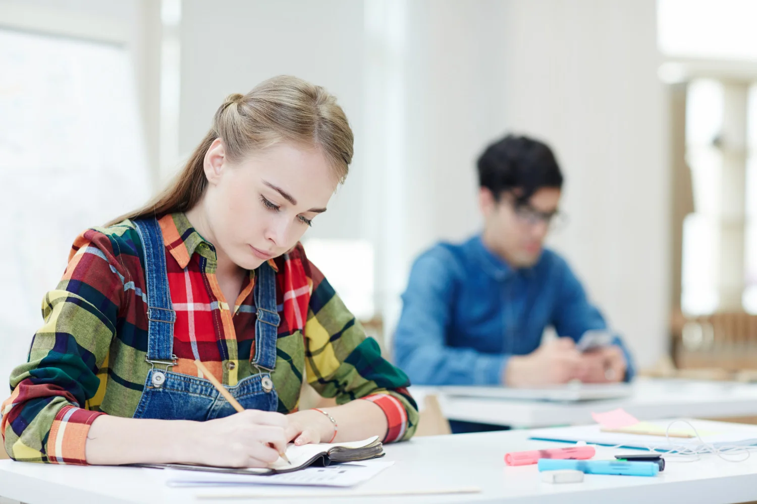Competitive exam preparation app with timed mock tests, performance analysis, and a large question bank