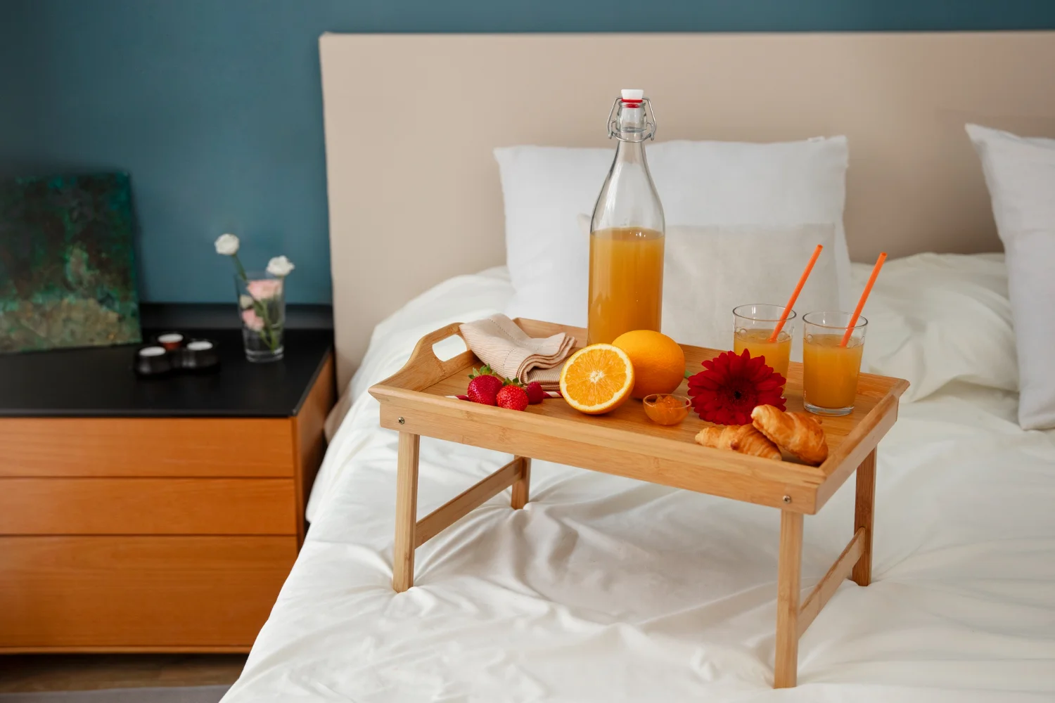 Hotel, guesthouse and bed and breakfast property with multiple room types under one listing